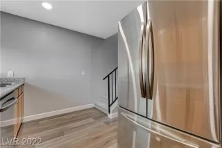 Photo #6: 2738765 Listing