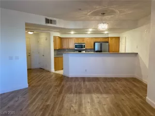 Photo #6: 2738772 Listing 