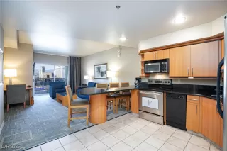 Photo #4: 2738812 Listing 