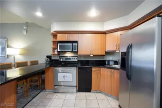 Photo #5: 2738812 Listing 