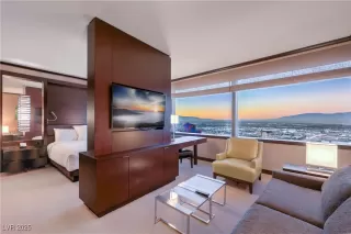 Photo #4: 2738842 Listing