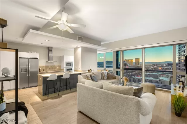 MLS: 2738863 Condo For Sale