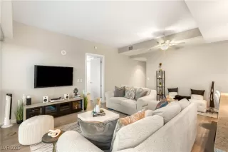 Photo #5: 2738863 Listing