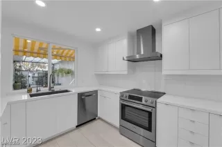 Photo #2: 2738867 Listing 