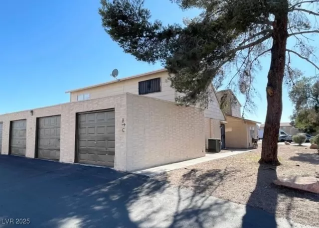 MLS: 2738887 Condo For Sale