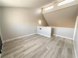 Photo #2: 2738887 Listing 
