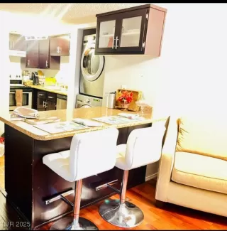 Photo #3: 2738890 Listing