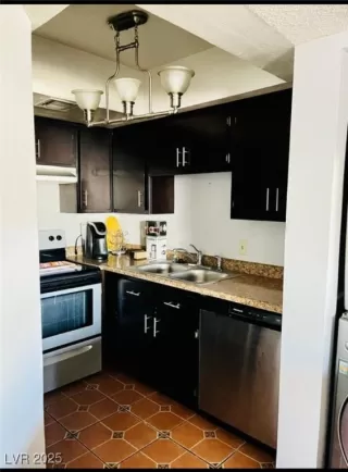 Photo #4: 2738890 Listing