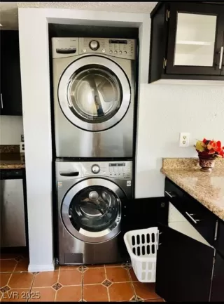 Photo #5: 2738890 Listing