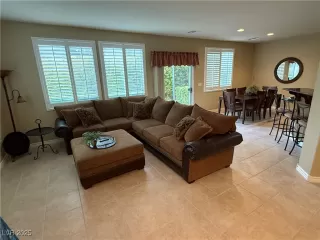 Photo #2: 2738892 Listing