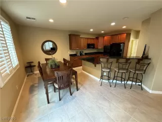 Photo #4: 2738892 Listing