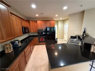 Photo #6: 2738892 Listing