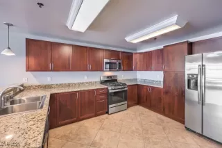 Photo #6: 2738900 Listing