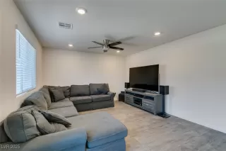 Photo #5: 2738902 Listing 