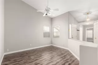 Photo #3: 2738905 Listing 