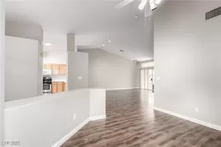 Photo #4: 2738905 Listing 