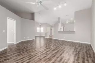 Photo #5: 2738905 Listing 