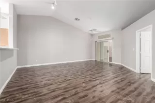 Photo #6: 2738905 Listing 