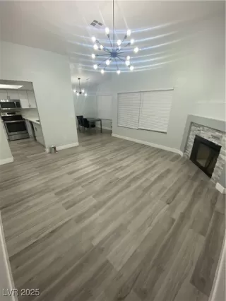 Photo #4: 2738913 Listing