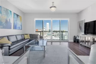 Photo #2: 2738922 Listing