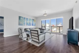 Photo #3: 2738922 Listing