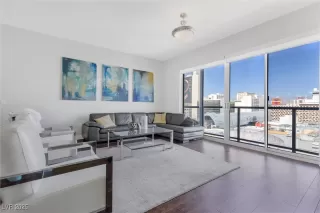 Photo #4: 2738922 Listing