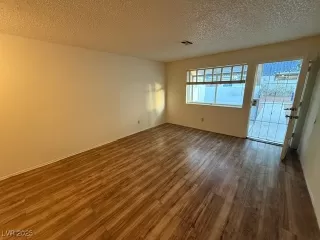 Photo #2: 2738926 Listing 