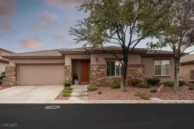 MLS: 2738946 Condo For Sale