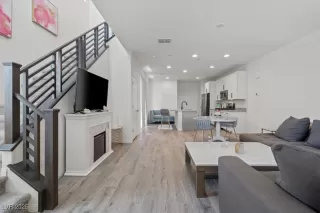 Photo #1: 2738948 Listing 