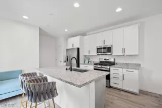 Photo #6: 2738948 Listing 