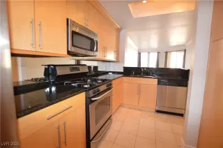 Photo #4: 2738962 Listing 