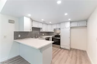 Photo #3: 2738963 Listing 