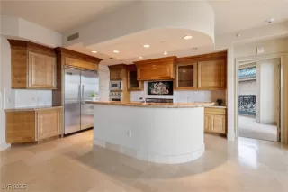 Photo #1: 2738965 Listing 