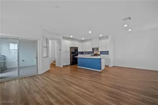 Photo #3: 2738972 Listing 