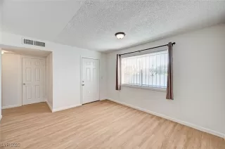 Photo #1: 2738980 Listing