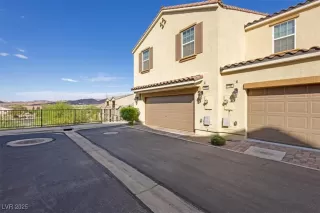 Photo #3: 2738998 Listing 