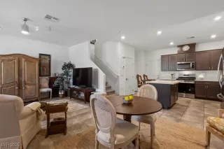 Photo #5: 2738998 Listing 