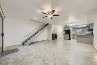 Photo #2: 2739000 Listing 