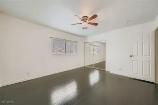 Photo #6: 2739000 Listing 