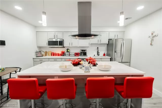 MLS: 2739006 Condo For Sale