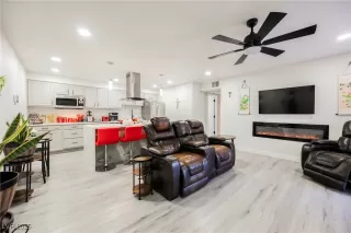 Photo #4: 2739006 Listing 