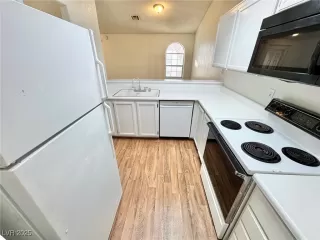 Photo #4: 2739032 Listing 