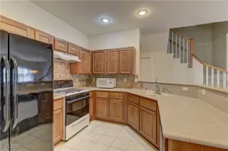 Photo #5: 2739037 Listing 