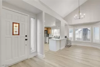 Photo #3: 2739048 Listing