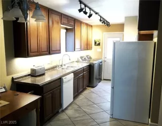 Photo #4: 2739080 Listing 