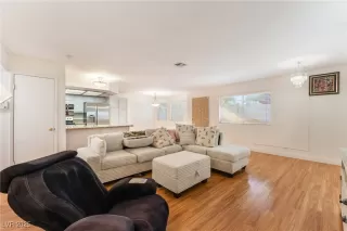 Photo #6: 2739088 Listing