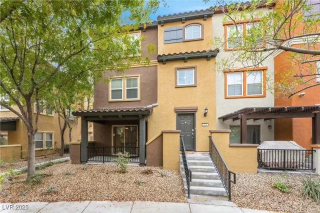 MLS: 2739109 Condo For Sale