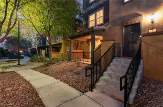 Photo #1: 2739109 Listing 