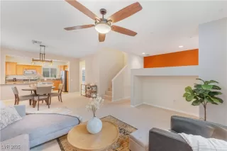 Photo #5: 2739109 Listing 