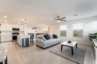 Photo #4: 2739116 Listing 